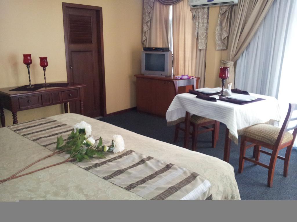 Hotel La Fontana กวายากิล ภายนอก รูปภาพ